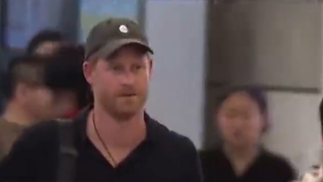 Prince Harry arrives solo in Japan