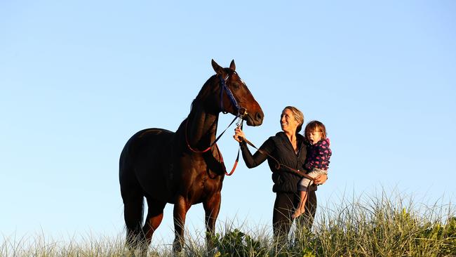 "Two Blue" and her trainer Kristen Buchanan (Photo: Adam Head)