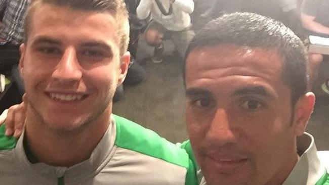 Antonis and Cahill grab a press conference selfie.