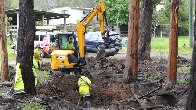 The excavator digging for William Tyrrell's remains at Kendall. Picture: NCA NewsWire / Trevor Veale