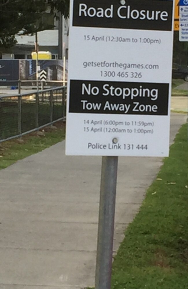 The only parking sign visible at the Old Burleigh Road Temporary Bus Zone. Photo: Gareth Keenan.