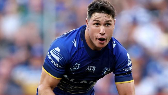 SYDNEY, AUSTRALIA - MARCH 09: Mitchell Moses of the Eels runs the ball during the round one NRL match between Parramatta Eels and Canterbury Bulldogs at CommBank Stadium, on March 09, 2024, in Sydney, Australia. (Photo by Brendon Thorne/Getty Images)