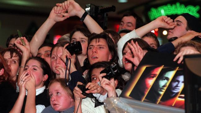 Crowds packed the centre to wait for actor Gillian Anderson who visited while her TV show X-Files was trending.