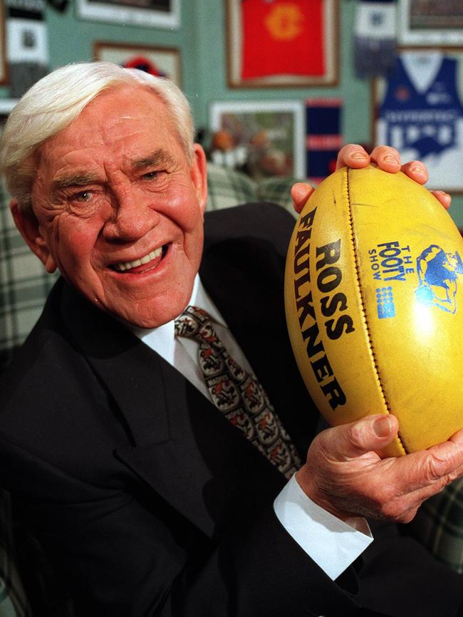 The late, great Lou Richards on the set of The Footy Show.