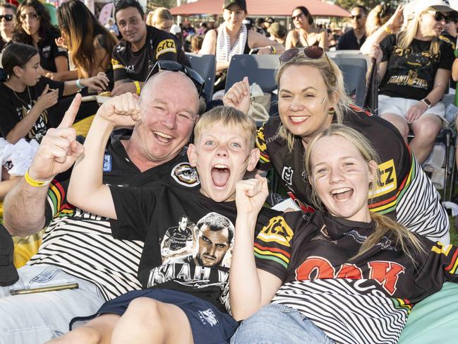 Hours earlier, the Bryan family at Penrith Panthers Rugby Leagues club. Picture:NewsWire / Monique Harmer