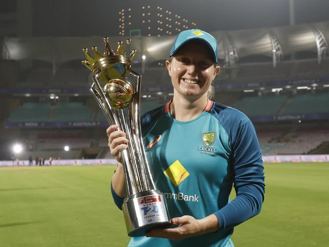 NAVI MUMBAI, INDIA - JANUARY 9: Alyssa Healy of Australia poses for a photograph with the series trophy after winning the Women's T20I match between India and Australia at DY Patil Stadium on January 9, 2024 in Navi Mumbai, India. (Photo by Pankaj Nangia/Getty Images)