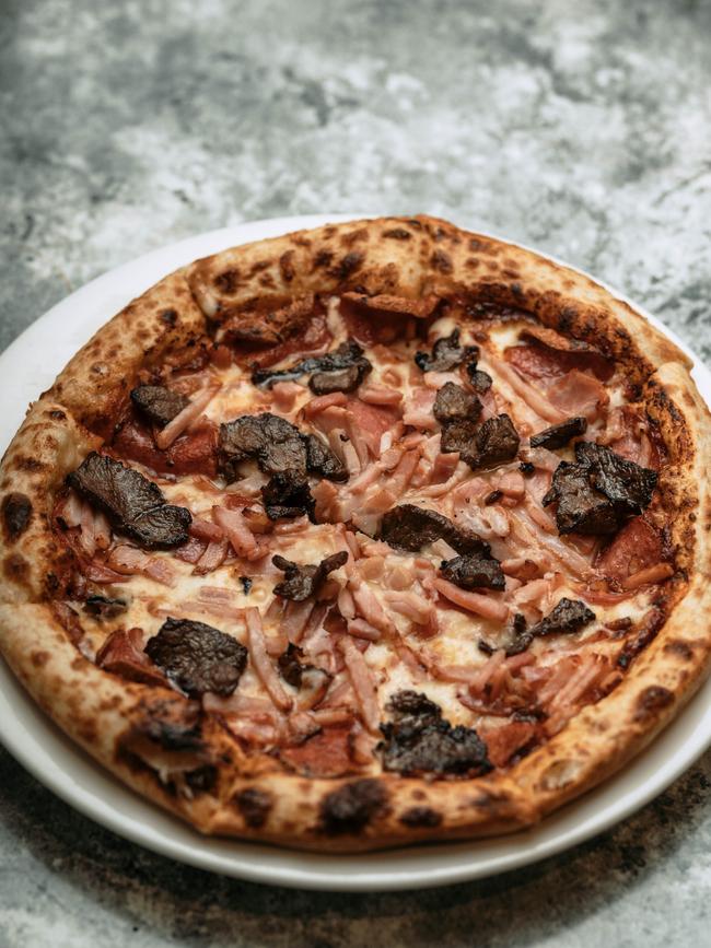 The Bush Inn’s Seared steak pizza which features a good kick of chilli. Picture: ALEX LEE