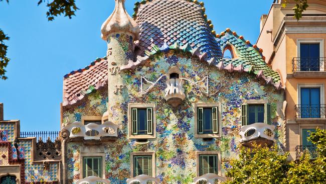 Casa Batllo 1904 apartment block by architect Antoni Gaudi.