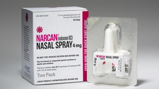 Naloxone HCI can reverse the effects of strong opioids.This active ingredient is commonly found in Narcan.