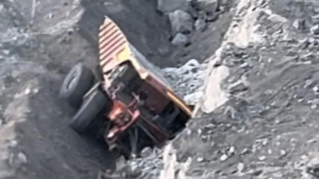 Driver injured at Qld mine site after truck rolled