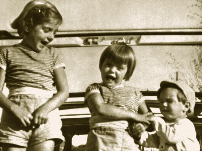 SA missing Beaumont children in back of car during family outing in 1965.  (L-r) Jane, Arnna and Grant.  /Missing/persons/Beaumont/children Picture: File Photo