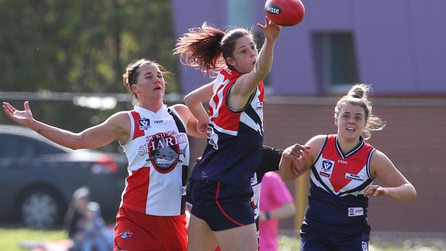 Darebin’s Lauren Pearce locks horns with St Kilda’s Jenna Colwell. Picture: Hamish Blair