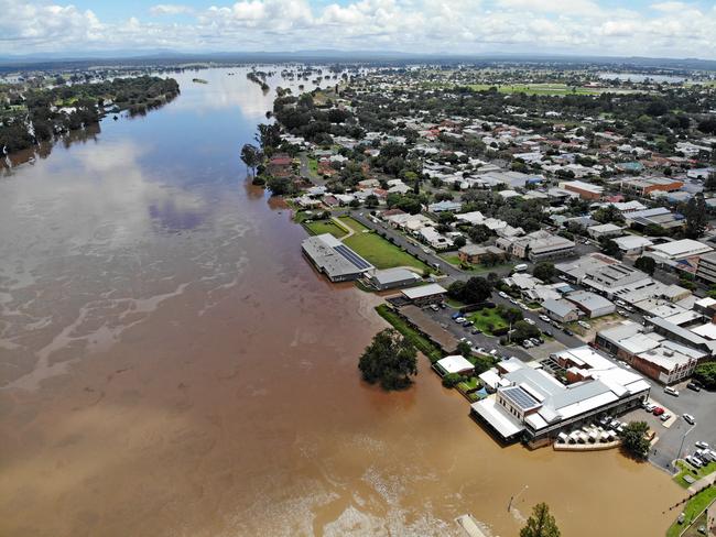 Heavy rains has caused massive flooding in the norther rivers area of NSW with many low lying towns like Lismore, Grafton and Maclean experiencing near record river levels. The Clarence River at Grafton peaked overnight at over 7m but the north and south levies protected the town.  Picture: Toby Zerna