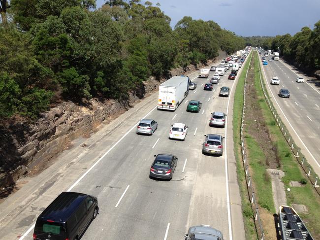 Generic M1 traffic jam southbound Mt Colah F3 Freeway.