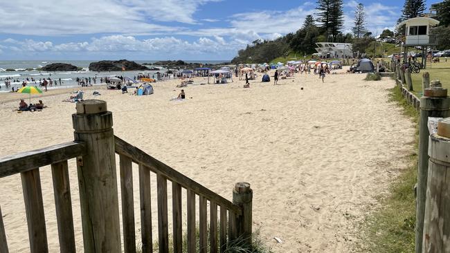 Town Beach, Port Macquarie, was inundated with keen beachgoers on December 31, 2021. Picture: Gemma Ferguson