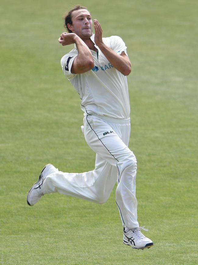 Gabe Bell will be a welcome addition from Sheffield Shield duties for South Hobart-Sandy Bay as the Sharks strive to sneak into the CTPL top four. (Photo by Steve Bell/Getty Images)