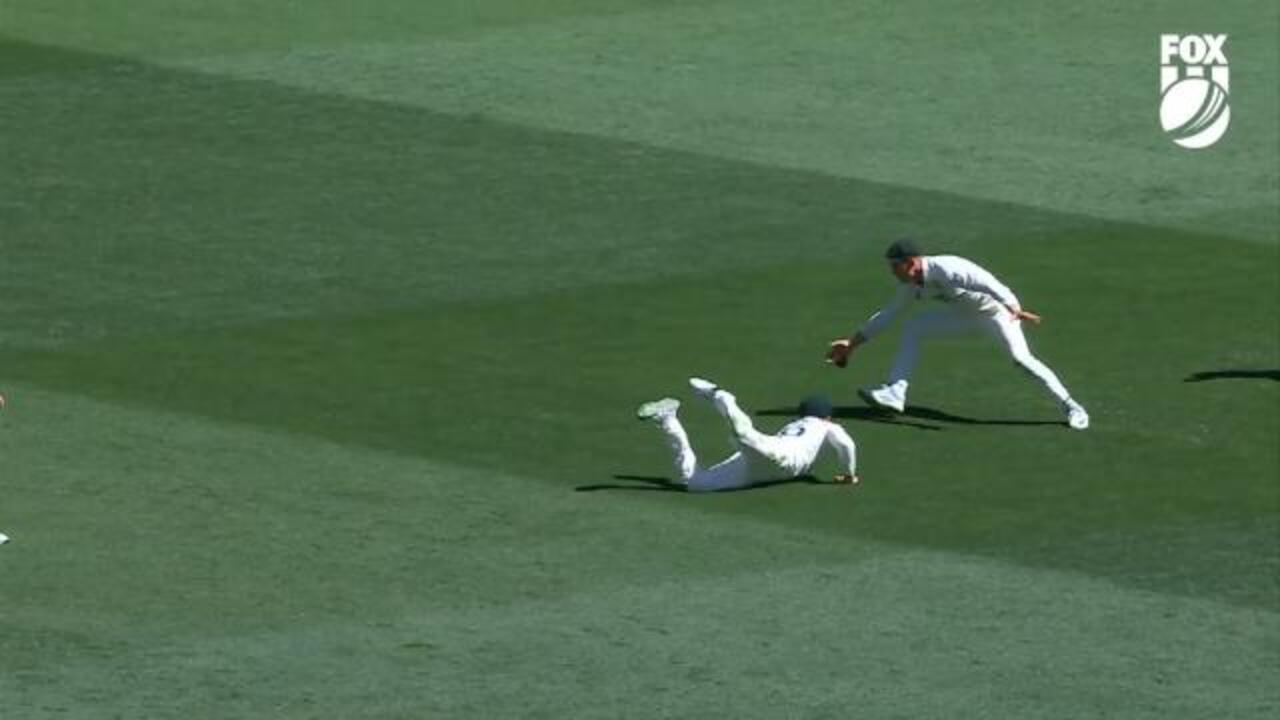 Marnus holds on to ABSURD reflex catch