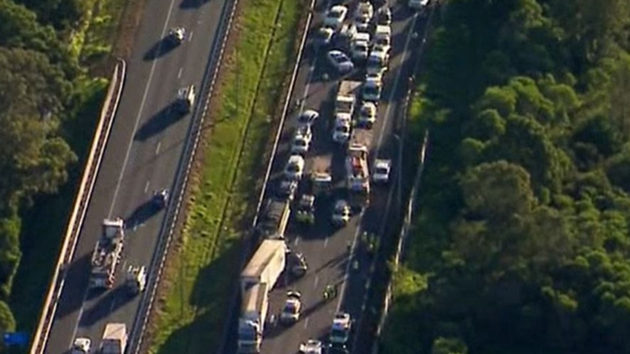 Logan Motorway Traffic: One Dead, Several Injured, Motorway Closed ...