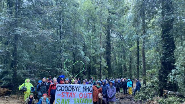 Protesters at Helilog Rd, near MMG’s Rosebery mine in northwest Tasmania. Source: Bob Brown Foundation.