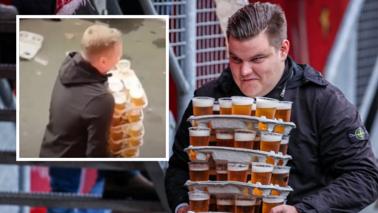 Penggemar sepak bola membawa 48 bir sekaligus, FC Twente