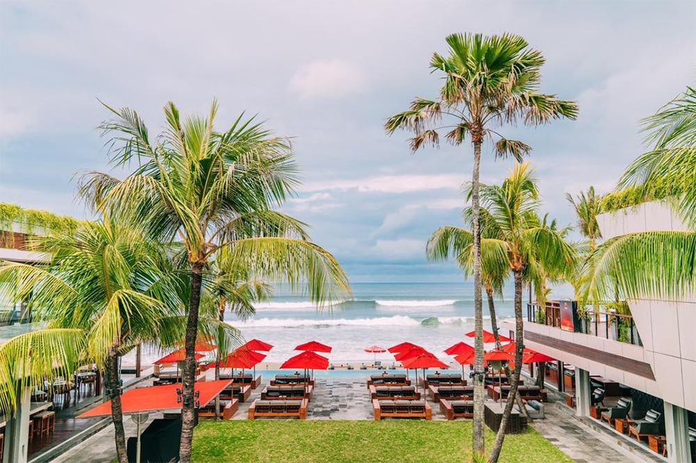 Flipboard: The 25 most beautiful hotel pools in Bali