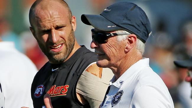 NAB Challenge Match - Collingwood v Carlton at Queen Elizabeth Oval, Chris Judd and Mick Malthouse at 1/4 time. Bendigo, 15th March 2015. Picture: Colleen Petch.