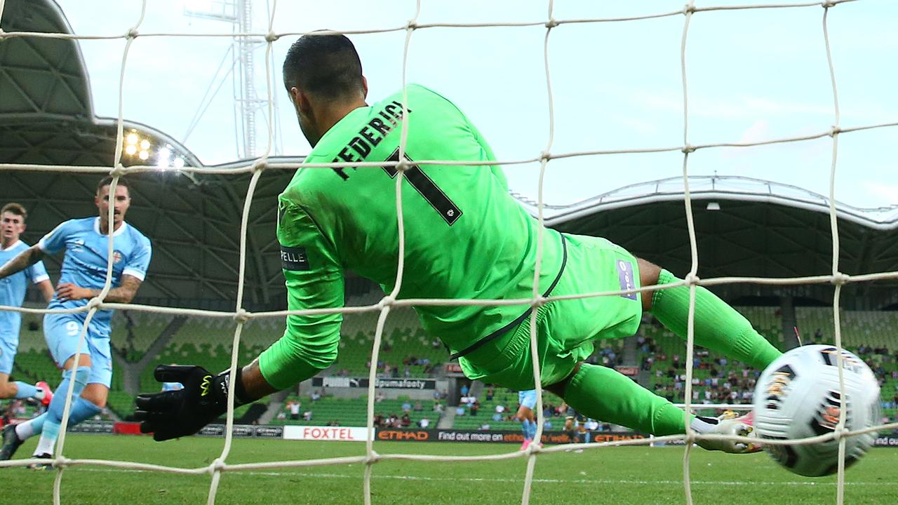 Macarthur FC goalkeeper Adam Federici in action last season.