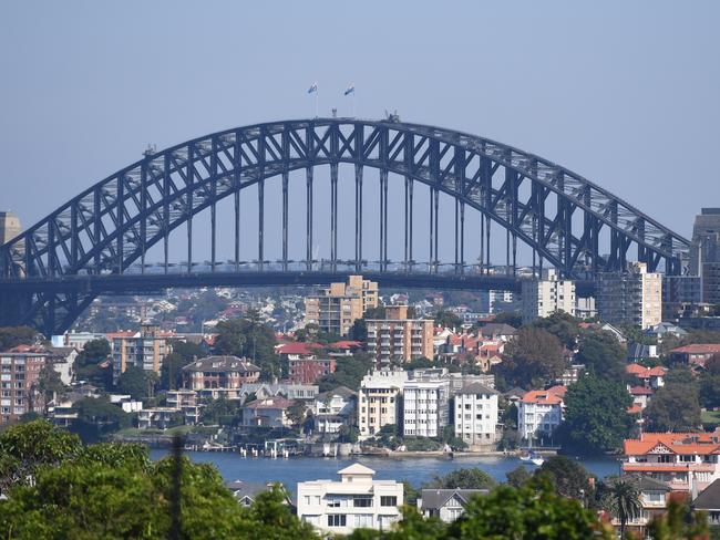 Leafy teal suburbs like Kirribilli and Milsons Point have a low uptake of solar in comparison to bush communities. Picture: Sam Mooy