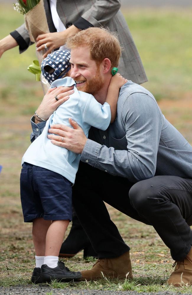 Meghan Markle, Prince Harry royal tour: Couple arrives in Dubbo | news ...