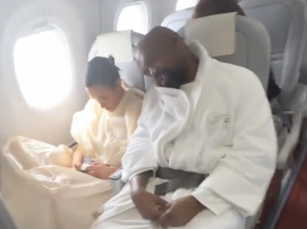 Kanye West and Bianca Censori were filmed flying economy earlier this week.