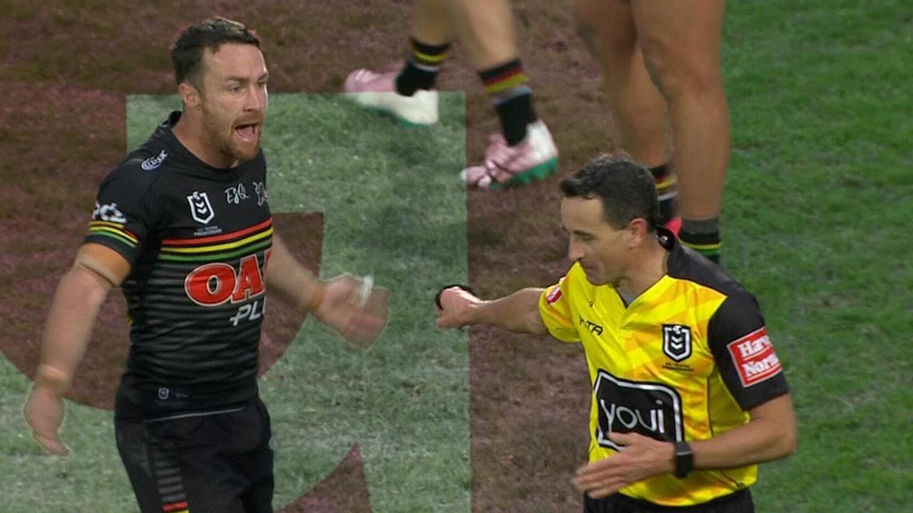 James Maloney blows up following Liam Martin's sin-binning.