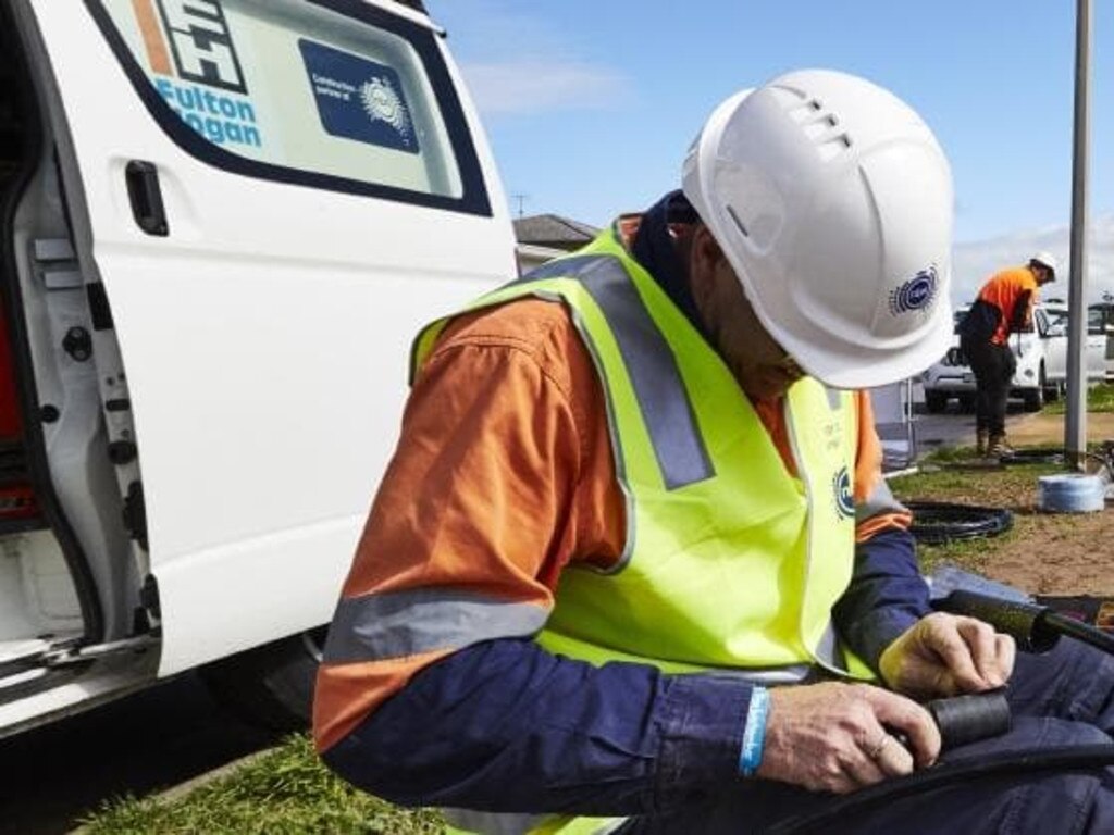 NBN retreat fires up Telstra rivals