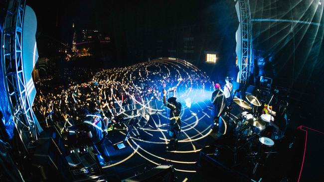 The Avalanches at Sugar Mountain Festival 2017.