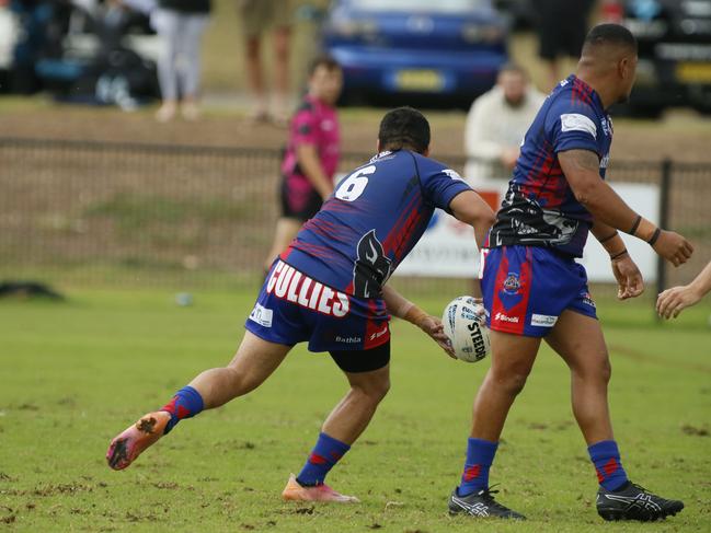 Hosea Leuea looks for support. Picture: Warren Gannon Photography