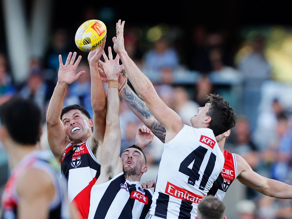 Daniel McStay (C) has been forced from the field. Picture: Dylan Burns/AFL/Getty