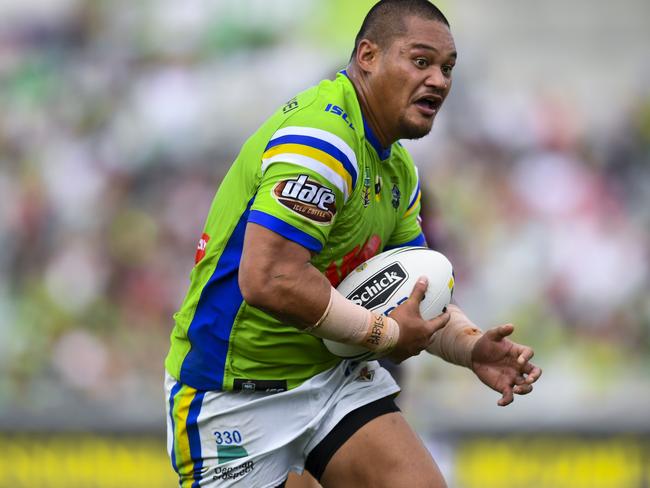 Joey Leilua of the Raiders in action during the Round 3 NRL match between the Canberra Raiders and the Warriors at GIO Stadium in Canberra, Saturday, March 24, 2018. (AAP Image/Lukas Coch) NO ARCHIVING, EDITORIAL USE ONLY