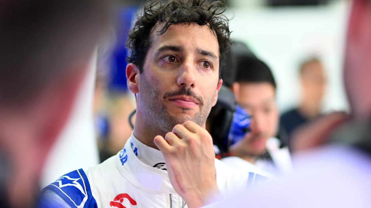 Daniel Ricciardo goes bang in F1 testing in Bahrain with new Cash App ...