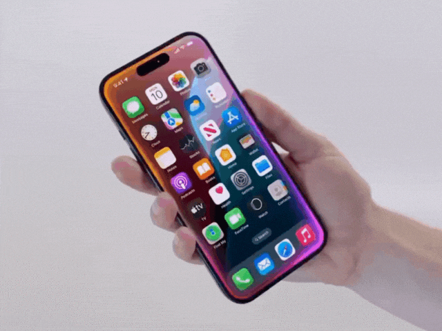 The new Siri animation in iOS 18.