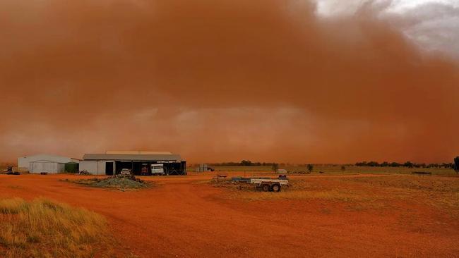 The dust storm were caused by thunderstorms. Picture: Instagram/@aus_girl_mel