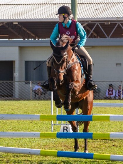 Hannah Bauman at the PQC State Showjumping Championships.