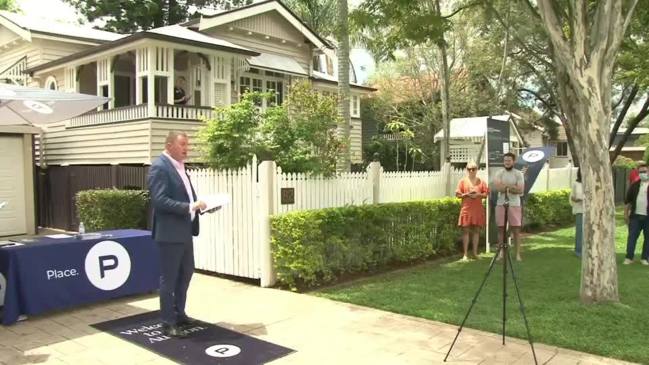 Replay: Brisbane house auction - 82 Hargreaves Ave, Chelmer