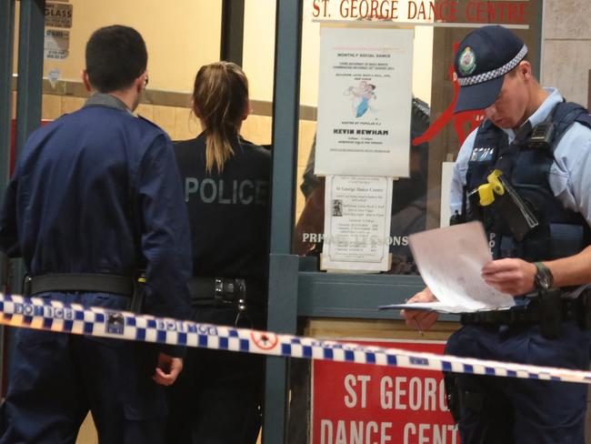 Police and Forensics investigate Stabbing St George Dance Studio KogarahPicture Damian Hoffman