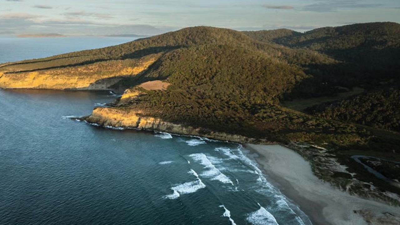 863 Roaring Beach Rd, Nubeena overlooks one of Tasmania’s most renowned surf beaches.
