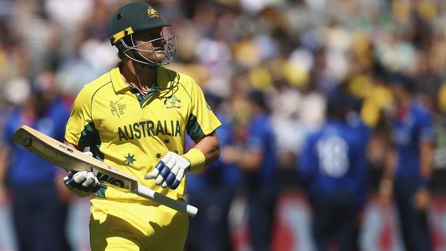 MELBOURNE, AUSTRALIA - FEBRUARY 14: Shane Watson of Australia looks dejected after being dismissed by Stuart Broad of England for a golden duck during the 2015 ICC Cricket World Cup match between England and Australia at Melbourne Cricket Ground on February 14, 2015 in Melbourne, Australia. (Photo by Ryan Pierse/Getty Images)