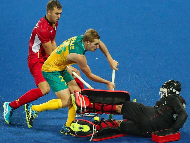 RIO DE JANEIRO, BRAZIL - AUGUST 09: Daniel Beale #23 of Australia has his shot blocked by goalkeeper Vincent Vanasch #21 of Belgium during the hockey game on Day 4 of the Rio 2016 Olympic Games at the Olympic Hockey Centre on August 9, 2016 in Rio de Janeiro, Brazil. (Photo by Christian Petersen/Getty Images)
