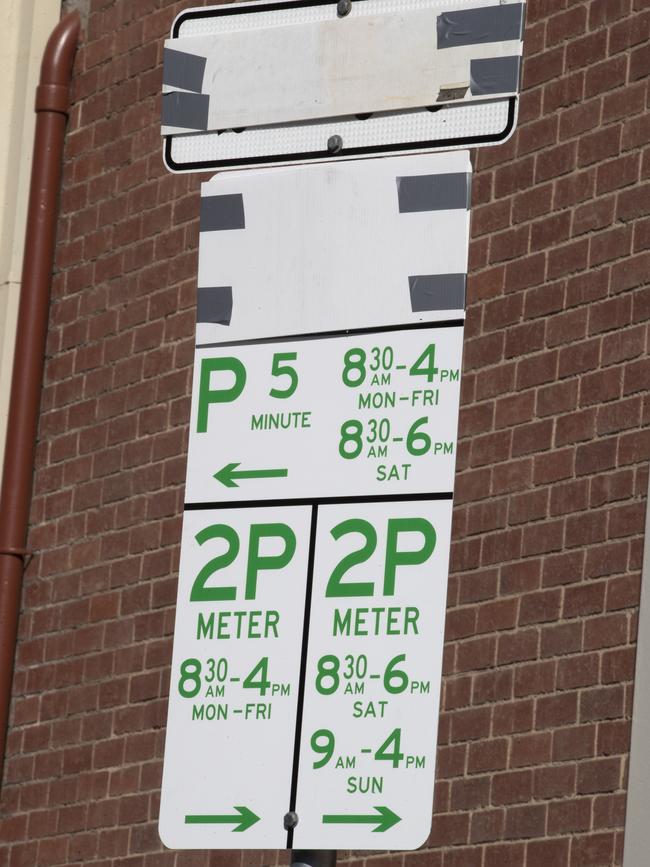 Parking sign at the bike lane on Campbell Street. Picture: Chris Kidd