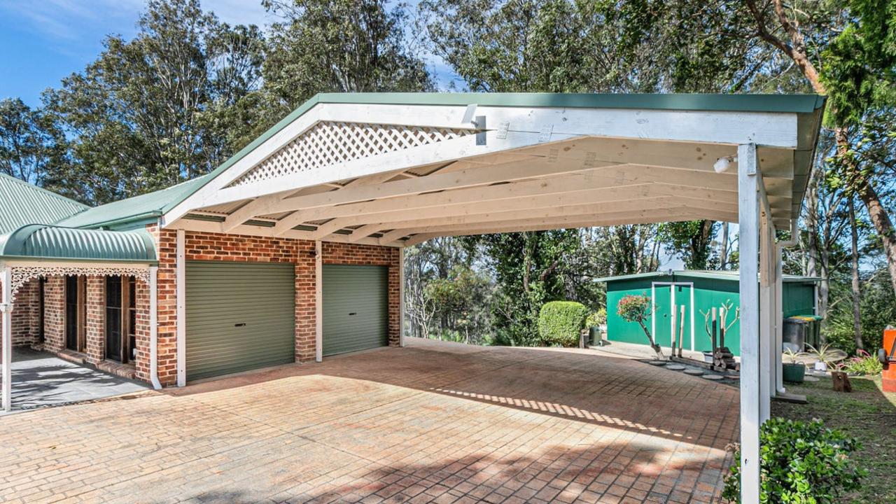 <a href="https://www.realestate.com.au/property-house-nsw-east+kurrajong-145913916" target="_self">54 East Kurrajong Rd, East Kurrajong</a> – Properties in regional New South Wales are offering buyers six parking spaces, ideal for car enthusiasts seeking rural comfort.