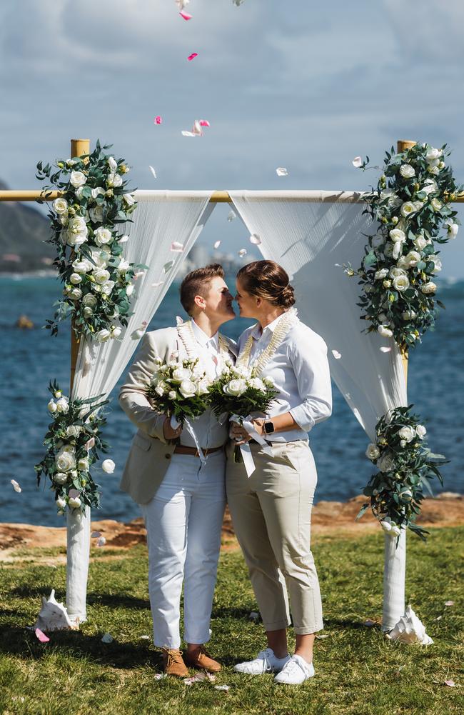 Australian cricketer Jess Jonassen eloped in Hawaii, marrying her partner Sarah Gooderham. Picture: James Edens