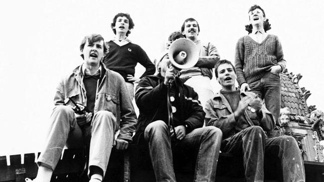 Anthony Albanese, far left, and Alex Bukarica, seated far right, protest about changes to the political economics course at the University of Sydney in 1983.