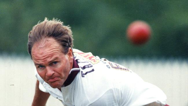 Queensland cricketer Dirk Tazelaar bowling at training, 08 Mar 1995.